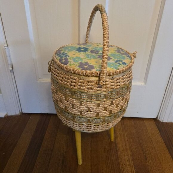 Vintage Sewing Basket Floral Lid & Lining Includes Plastic Organizer Legs Round - Picture 9 of 12